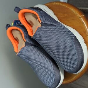 Sketchers ultra go sneakers